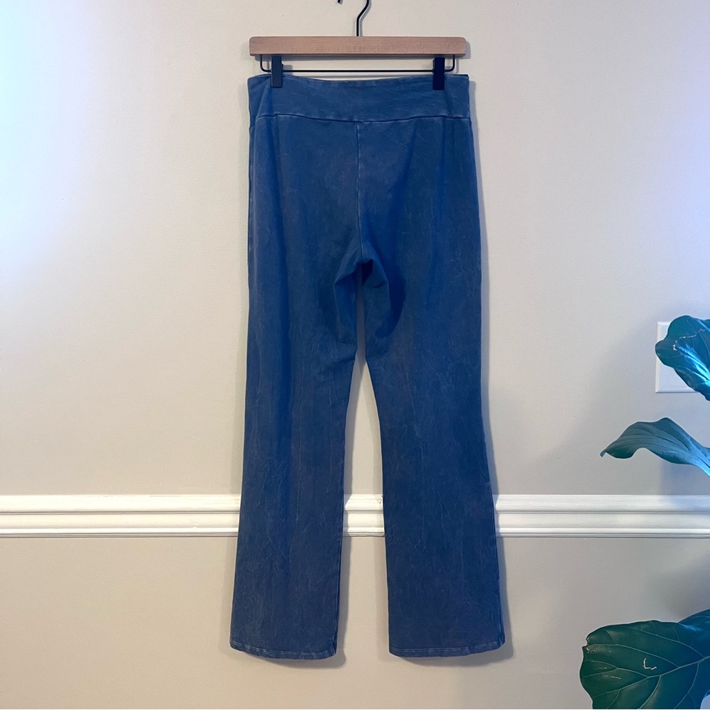 Chatoyant Women’s Mineral Wash Flare Leggings Size L Bottoms Slits Blue - Picture 4 of 7